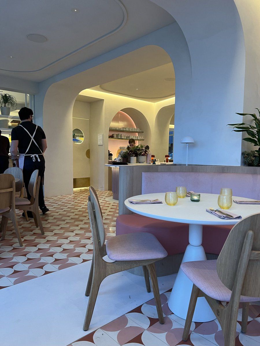 Had the opportunity to have dinner at @AnnaJona last year on our trip to Iceland, and it was one of the most memorable experiences.