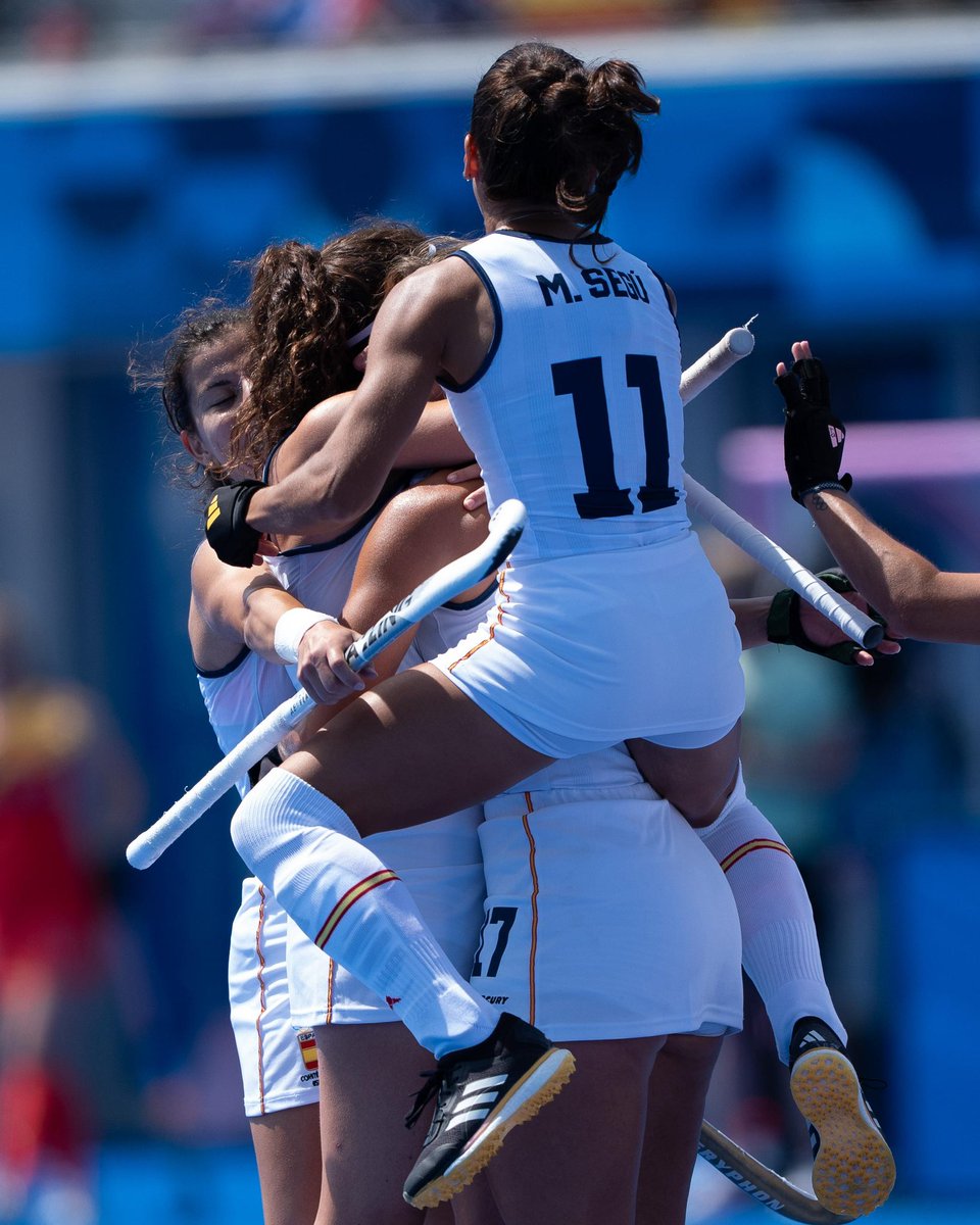 Define pasión con dos imágenes ♥️🏑

#Paris2024 #Olympics     #ElCorazónDeEspaña ❤️🇪🇸