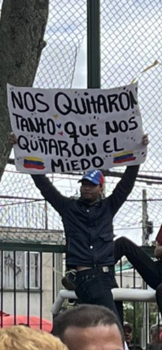 diloatodos's tweet photo. Fuerte Tiuna https://t.co/2ZlUiYFjNL
