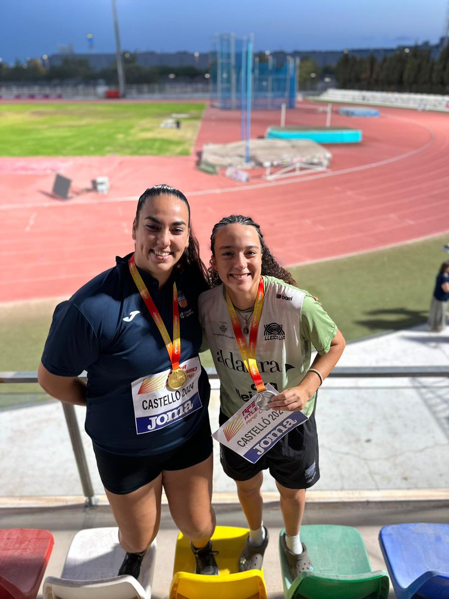 Atletisme_FCA's tweet photo. 😱 OMG 13 medalles en la darrera jornada sub 20! 

🥇 Mitjans 800 m
🥇 Fernàndez Disc
🥇 Romeva t salt
🥇 Zunino 400 t
🥇 Pintado 1.500 m

🥈 Sànchez 100 mll
🥈 Vallès Disc
🥈 Bisbal 800 m
🥈 @lleidaua 4x100 fem
🥈 Cissé alçada

🥉 Clavell 3.000 o
🥉 Ruiz perxa
🥉 Gonzàlez alçada https://t.co/mtZp8JPLwD