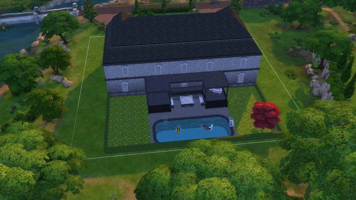 Lozziesims's tweet photo. The front and the back are done :D #Sims4 #showusyourbuilds https://t.co/iZA8bpPbBj