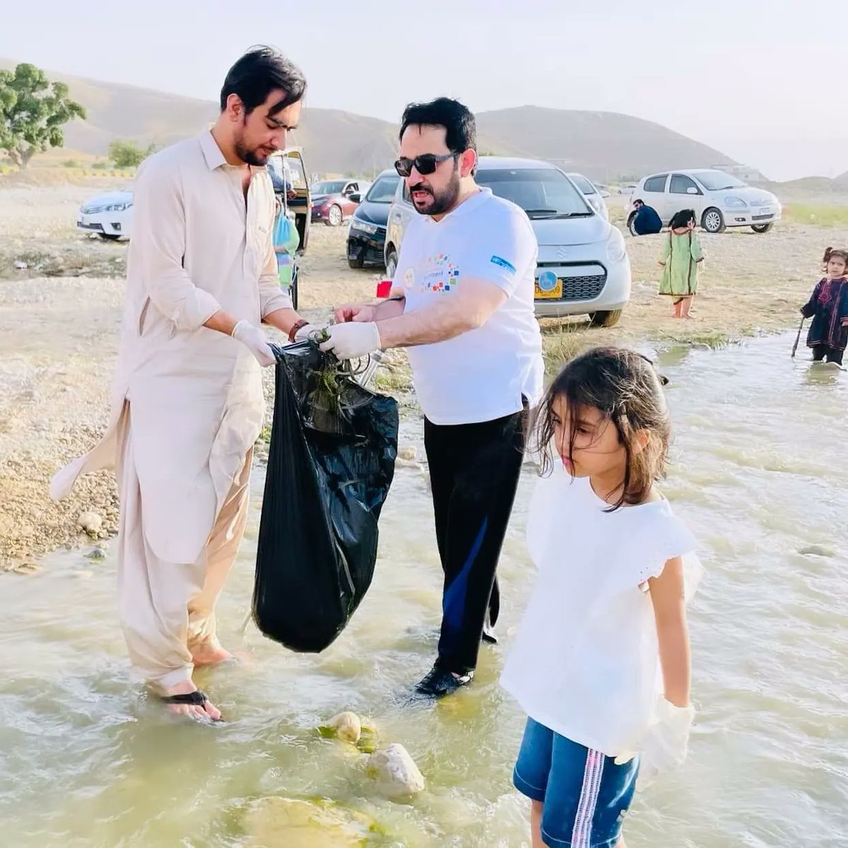 Zia Khan (#SocialChange) tweet media