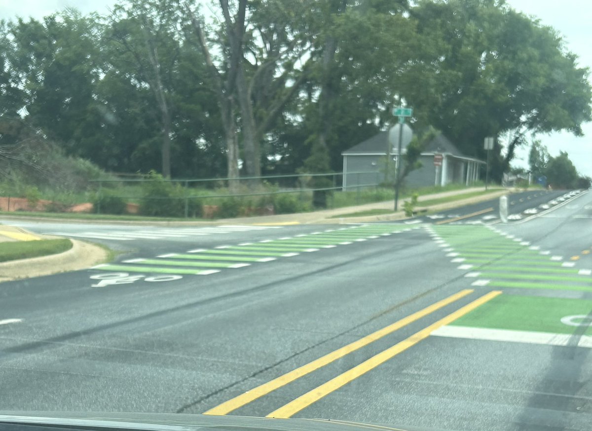 MidwestUrbanist's tweet photo. Bentonville, I was not familiar with your game. https://t.co/bQs3GBOqoY