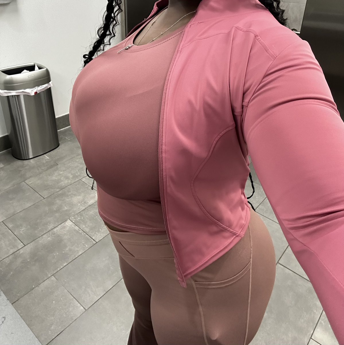 maybescumlikely's tweet photo. 🎀 https://t.co/C7IVupI0xs