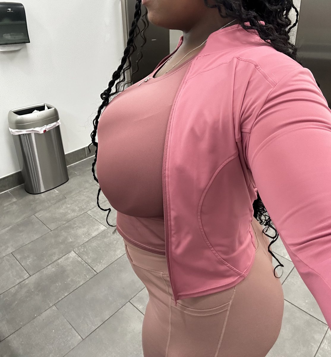 maybescumlikely's tweet photo. 🎀 https://t.co/C7IVupI0xs