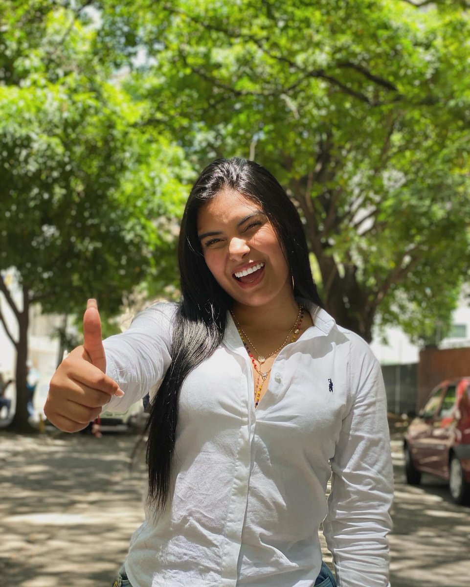 arianaromerod's tweet photo. Ya cumplí con mi deber como joven Venezolana🇻🇪🗳️🏳️ #28J

Por ti
Por mi
Por todos https://t.co/IAiOTAa8fi