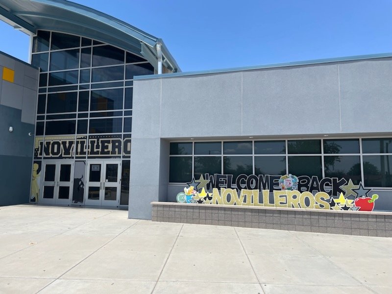 Last touch to welcome our Novilleros tomorrow! <a href="/jortiz_P_/">Jesus Ortiz</a> <a href="/YsletaISD/">Ysleta ISD</a> #NovillerosLEAD