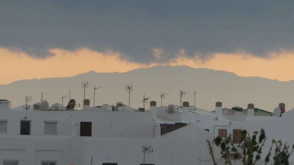 SergioSarmien11's tweet image. 28/07/24 📷 de hace unos minutos. La silueta de #GranCanaria desde #MorroJable, #Fuerteventura
@TiempoRTVC
@VickyPalmaMeteo
@CedresEdgar
@EmiliaGlez1
@antcardenes
@meteogc
@FuerteMeteo
@tenerife_meteo
@AEMET_Canarias
@ForestaCan
@FenixCanarias
@turismogc
@GranCanaria_M_A