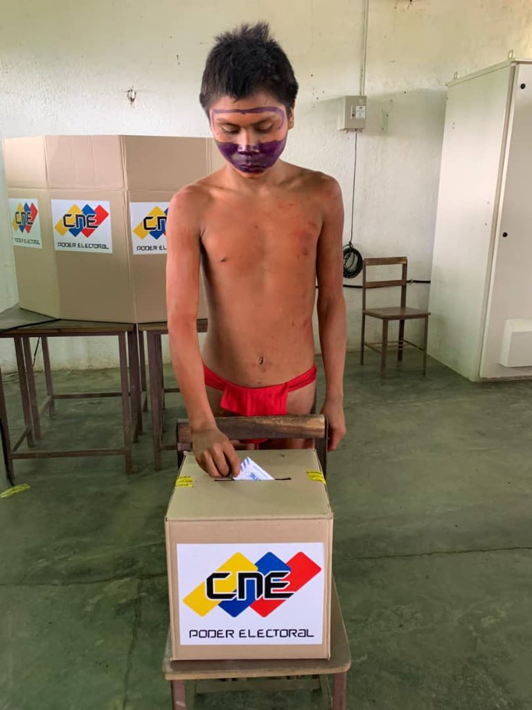 ¡Lo que se vive este #28Julio es la verdadera democracia! 

Venezuela es tierra de Paz, de derecho y de justicia, donde manda el pueblo. 

Nuestros pueblos indígenas ejercen su derecho al voto. 

#VotaPorLaPaz2024