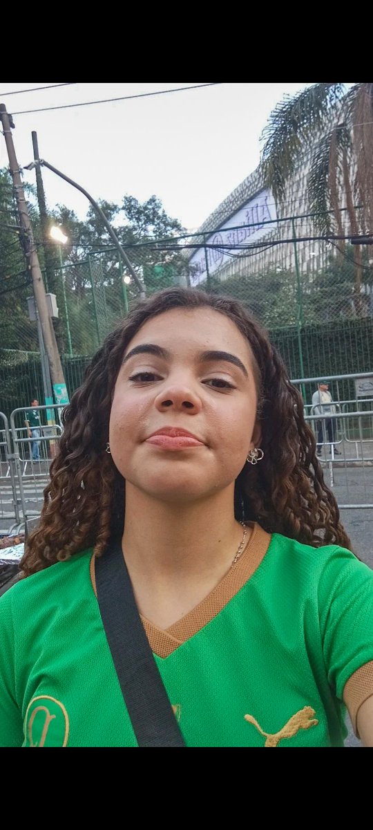 Karolynee14_'s tweet photo. Registrando no ttw 💚🇮🇹 https://t.co/T3tbXhkq22