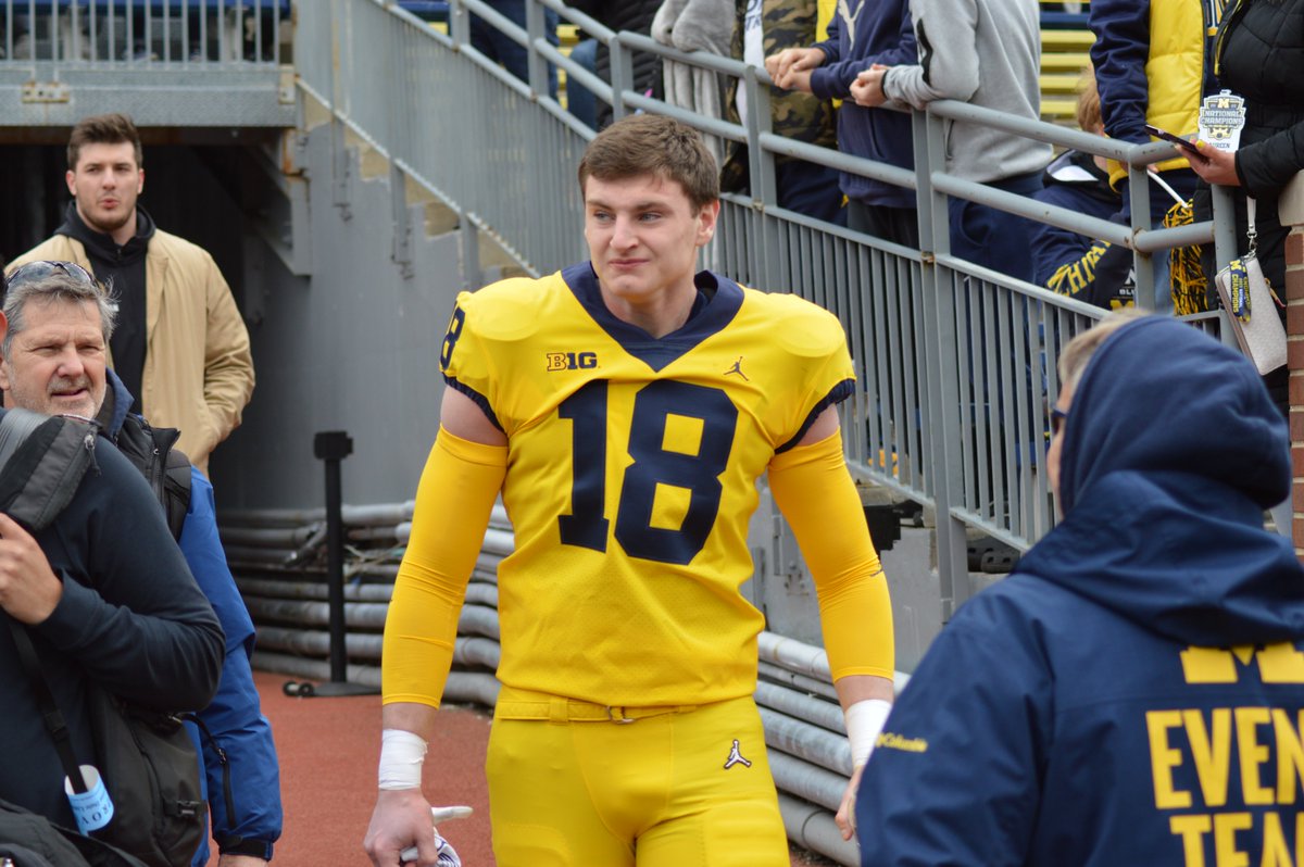 TheWolverineOn3's tweet photo. Michigan football freshman is making big strides this summer: 'He's a steady riser' #GoBlue

Read HERE: https://t.co/tVdImWhF5p https://t.co/dHDYkRRHn3