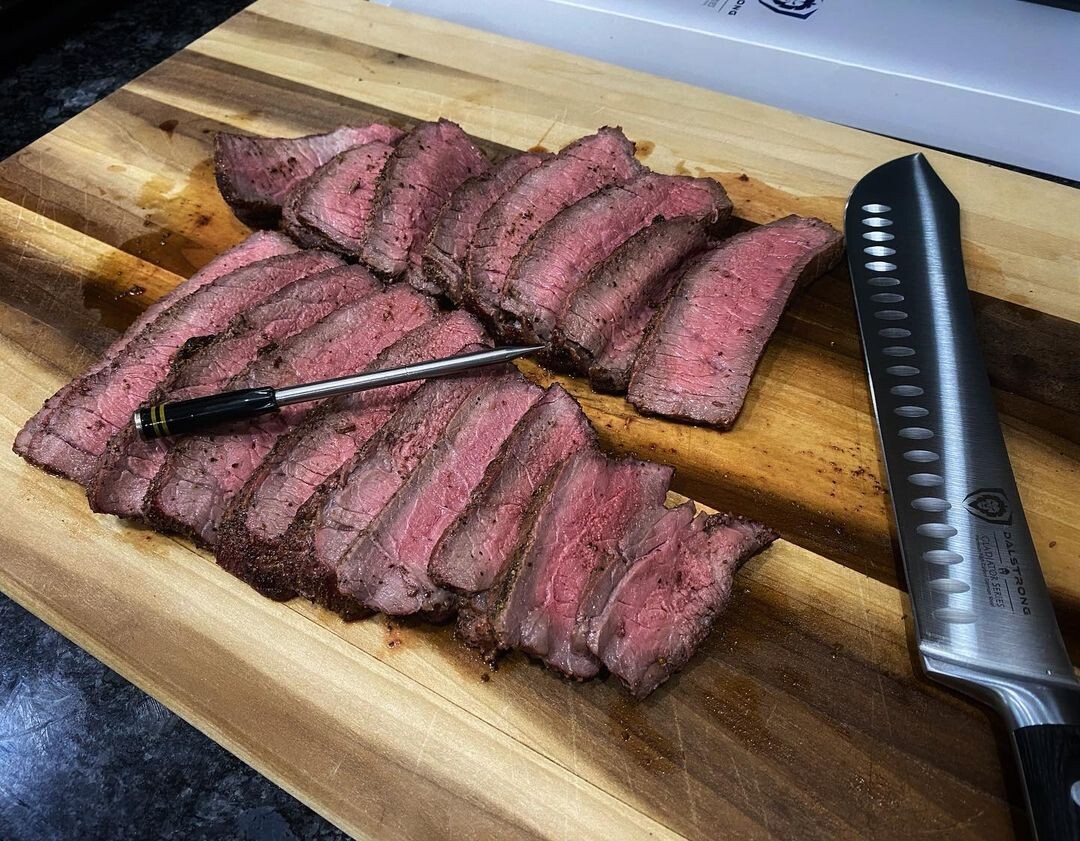 TrueMeatStick's tweet image. @saucedbossbbq showcases their smoked London broil with a stunning gradient color from dark brown to lighter brown to vibrant red. It's a feast for the eyes and the taste buds! 🍖🔥😍
.
#TheMeatStick #BBQSmoker #PitMasters #BBQAccessories #LondonBroil