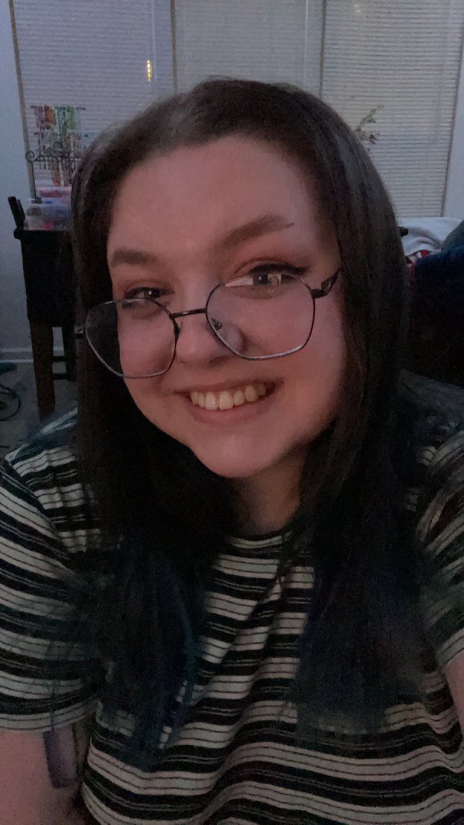 hey guys guess who forgot to do this last month aha ME so #hehtwtselfieday