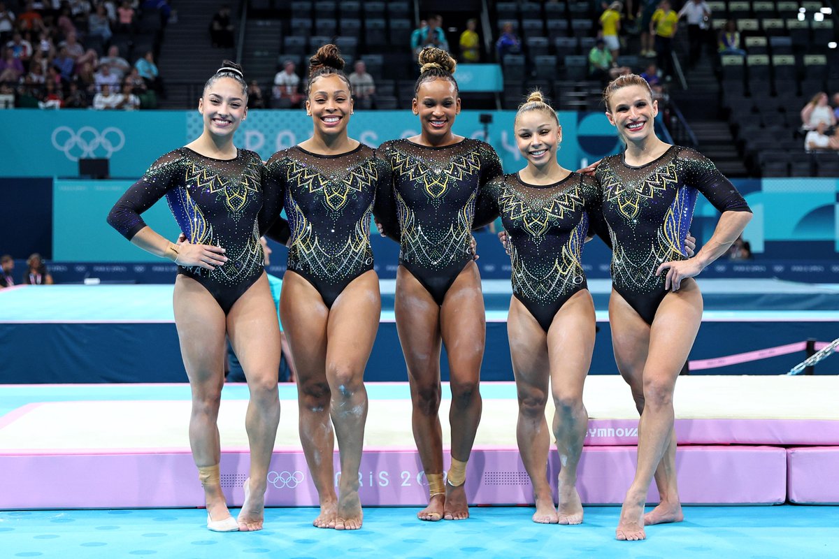 FENOMENAIS! 🔥🇧🇷

A equipe feminina de ginástica artística fez bonito nas qualificatórias e conquistou a vaga para a FINAL POR EQUIPES! Além disso, vai ter Brasil na final em:

- Individual Geral - Rebeca Andrade e Flávia Saraiva
- Salto - Rebeca Andrade
- Trave - Rebeca Andrade