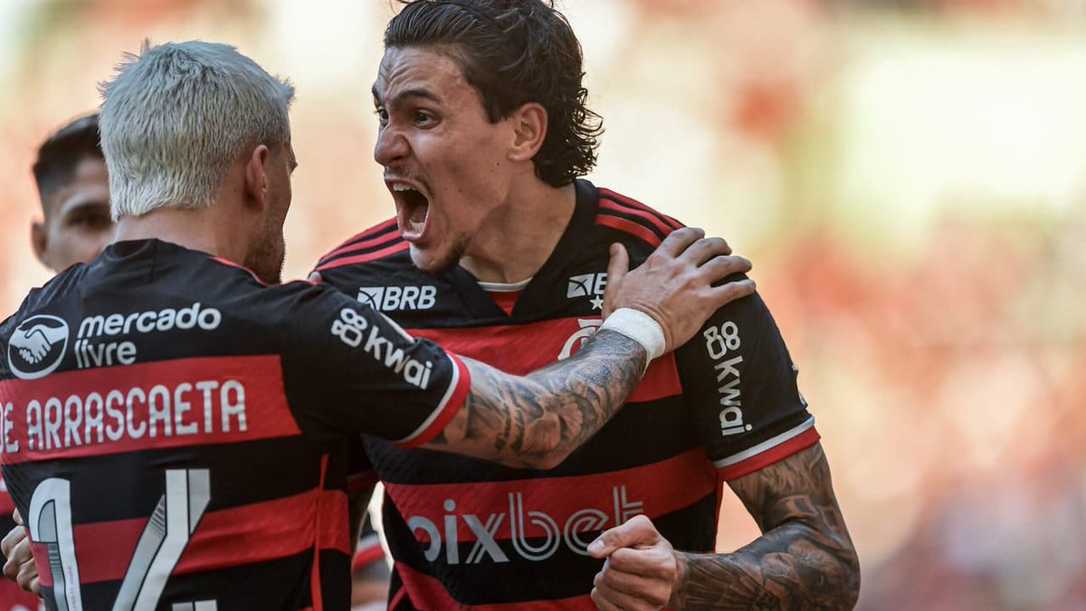 Flamengo vence o Atlético-GO e assume a liderança do Brasileirão lance.com.br/flamengo/flame…