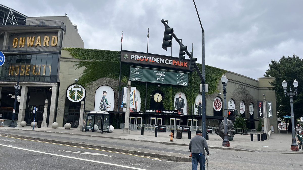 tonsol1983's tweet image. Ya listos , para alentar a mi fiera
@clubleonfc