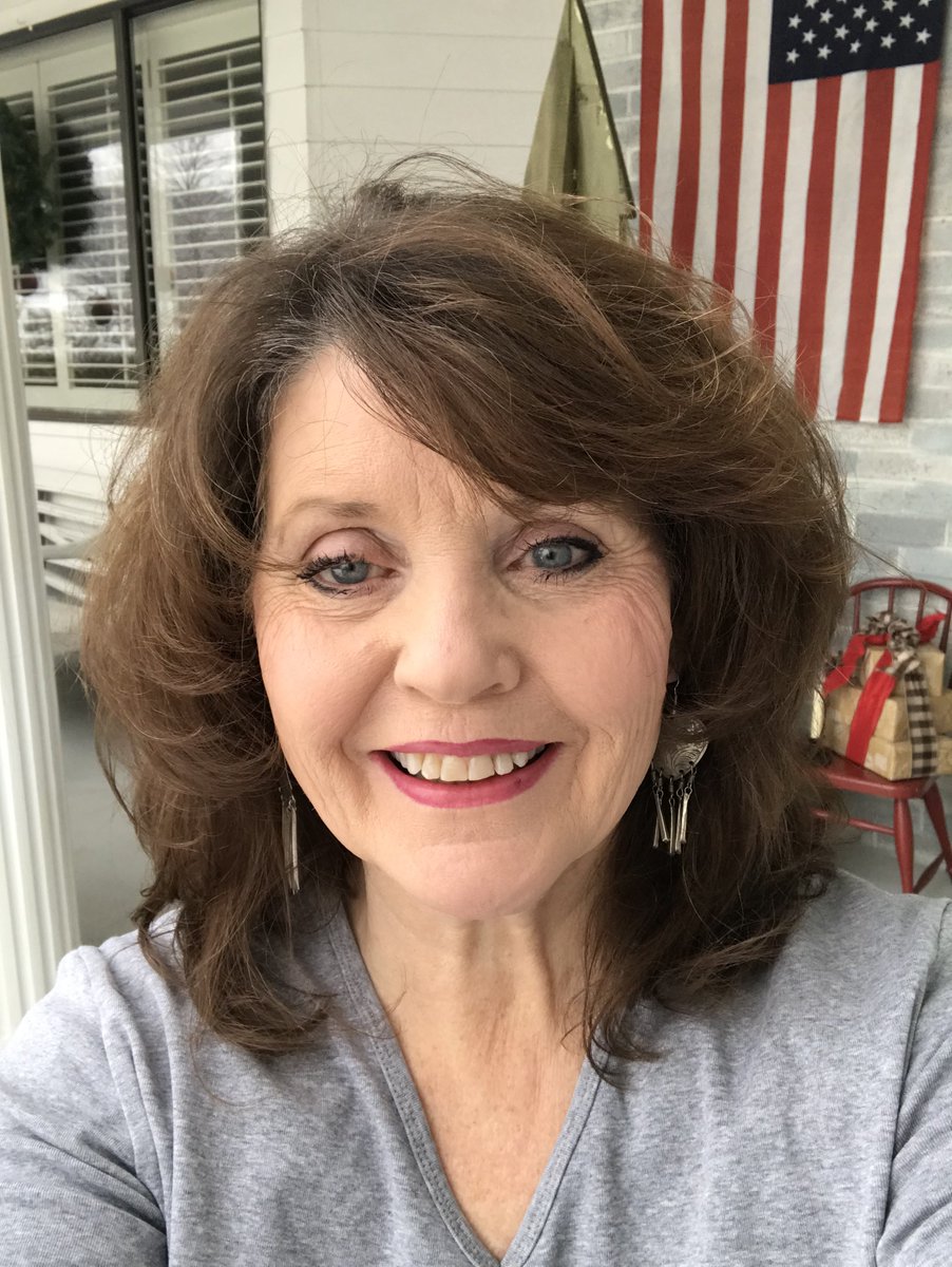 Miss_Mel_Leigh's tweet photo. @TaraBull808 I’m a woman. Trump/ Vance will get my vote. https://t.co/n3vWApqffc