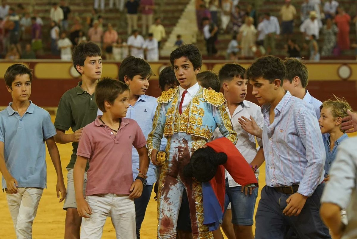 burladerotv's tweet photo. FESTEJO.- Hay futuro @CircuitosToros @zunigatoros @alvaronunezcuv @capdevilagc #ManuelRoman #MarcoPerez @Hector_ReyPrada @VeronicasTau https://t.co/bfhuqFzOmY https://t.co/oXduAfX8ah