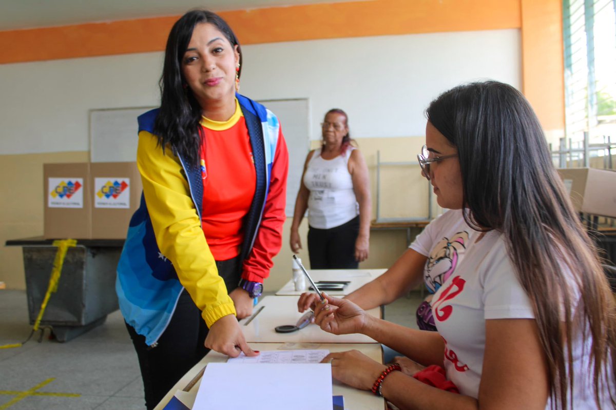 #28Jul ¡Cumplí con la Patria y con Chávez! Ya ejercí mi derecho al voto en esta histórica jornada electoral. A los vecinos y vecinas mariñenses que aún no lo han hecho, los invito a que participen en su centro de votación. El proceso es rápido y sencillo. #VotaPorLaPaz2024