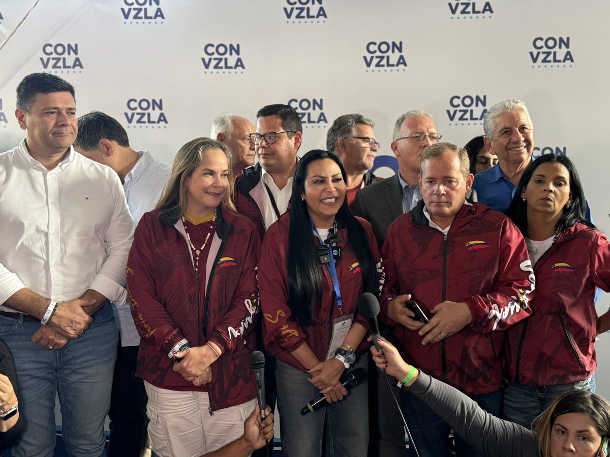 ConVzlaComando's tweet image. 🗣️”Hemos estado haciendo nuestro trabajo igual con los observadores internacionales acreditados en el país, y hemos reportado las incidencias”.