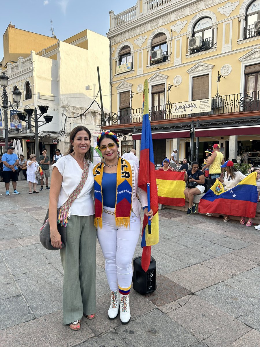 rosaromerocr's tweet photo. Hoy también Ciudad Real se ha unido al grito de Libertad para el pueblo Venezolano que sufre la tiranía  de Maduro. Urge un cambio que recupere la ilusión y la esperanza. Mi apoyo a @MariaCorinaYA que representa el mejor futuro para Venezuela https://t.co/LsLH6mX9wo