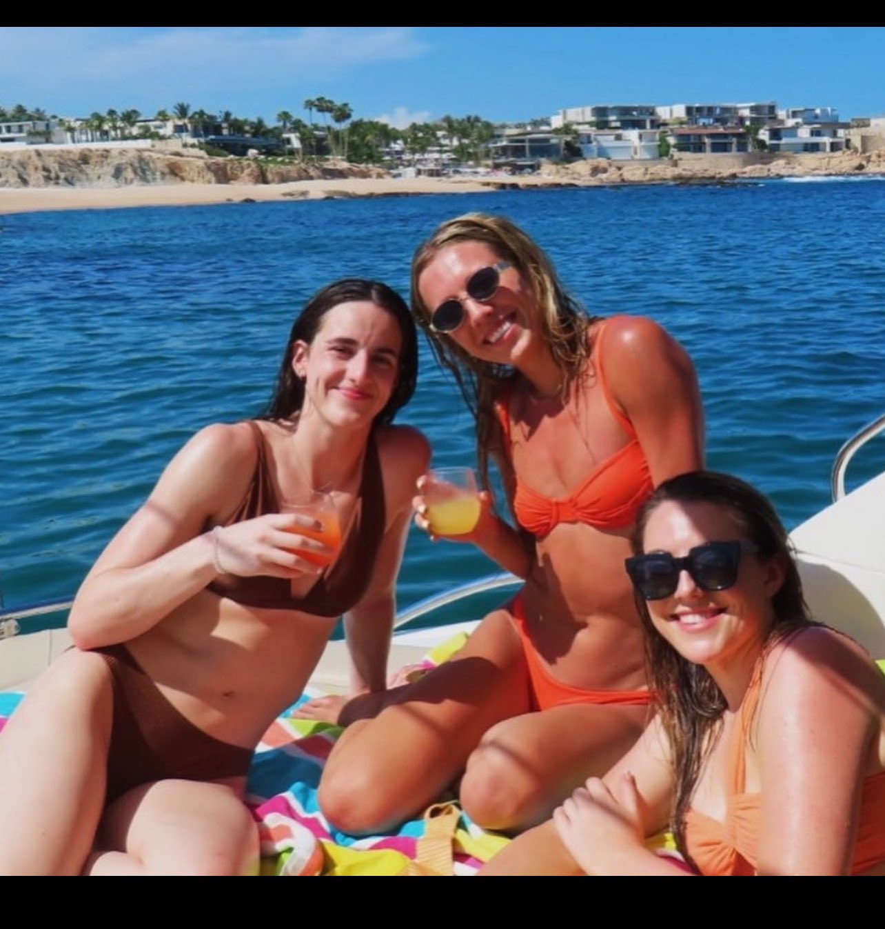 CCFC- على X: "Caitlin Clark and teammates. Lexie Hull, @33katielou .  Vacation in Mexico . https://t.co/PzGE7JmBx9" / X
