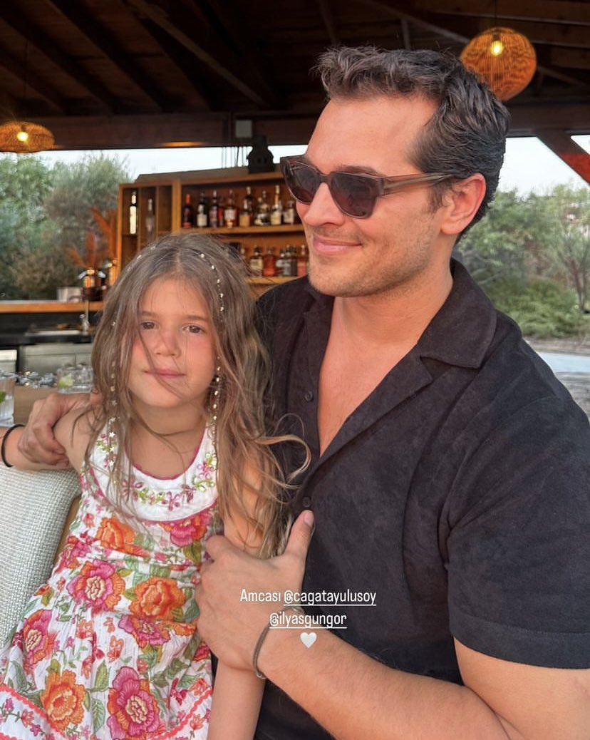 Sunay_cu's tweet photo. Emir sarrafoğlu mu o???? @cagatayulusoyy bu ne karizma #cagatayulusoy https://t.co/YyCeRgnWql