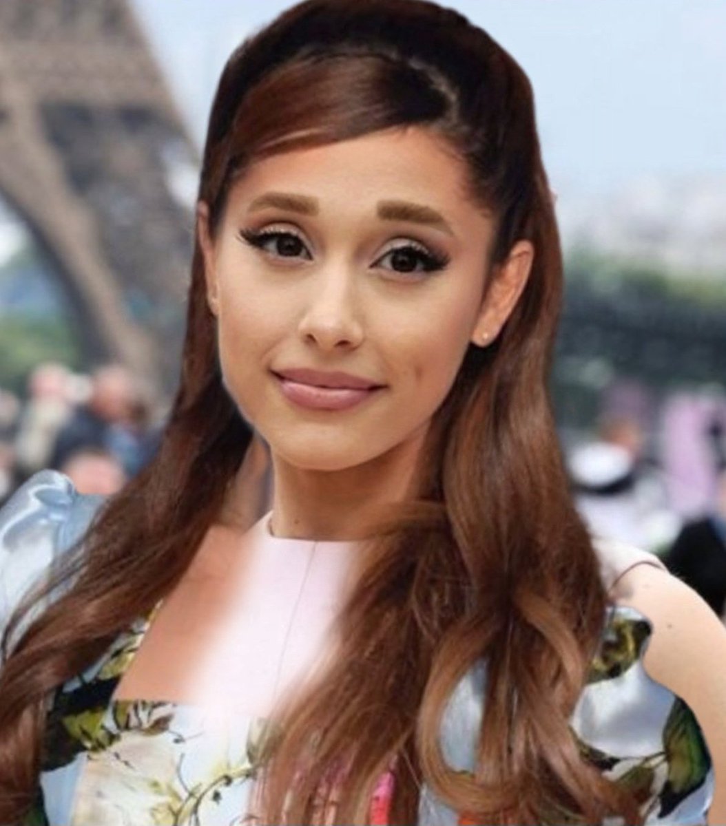 thegrandeismine's tweet image. I HATE TO BE #THAT PERSON but ariana looks exactly the same.