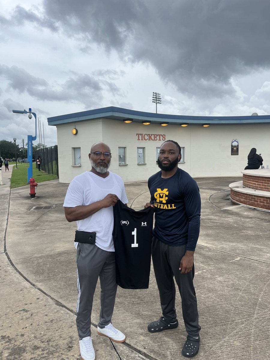 Tra’Jen Benard Mekhi Anderson-Watts🧬 (@tandersonwatts) on Twitter photo All The Glory Goes To God !!
Thank You God For Another Opportunity !! <a href="/UFLCenter/">Aidan Burke</a> <a href="/TheUFL/">United Football League</a> <a href="/JamesLarsenPFN/">James Larsen</a> All The Glory Goes To God !!
Thank You God For Another Opportunity !! <a href="/UFLCenter/">Aidan Burke</a> <a href="/TheUFL/">United Football League</a> <a href="/JamesLarsenPFN/">James Larsen</a>