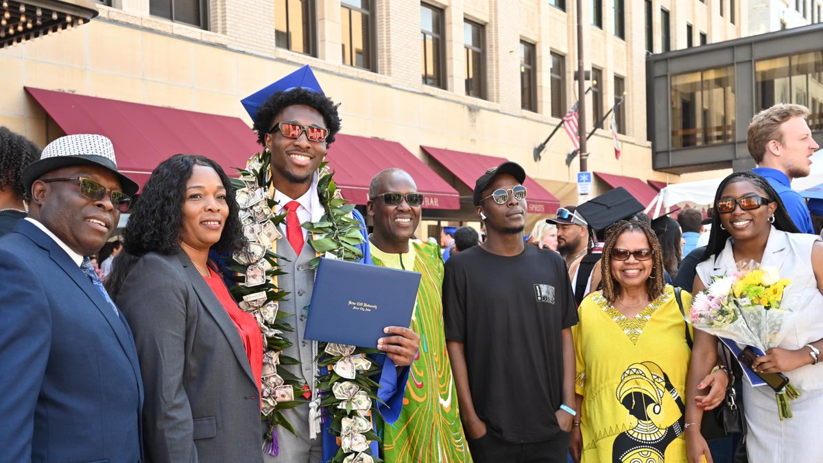 Charger parents, thank you for your continued support! 💙 

#nationalparentsday
