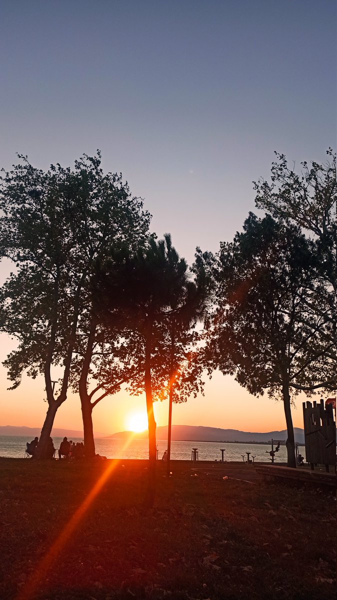 Kapının önünde sonsuza dek bekleyemez hiç kimse..