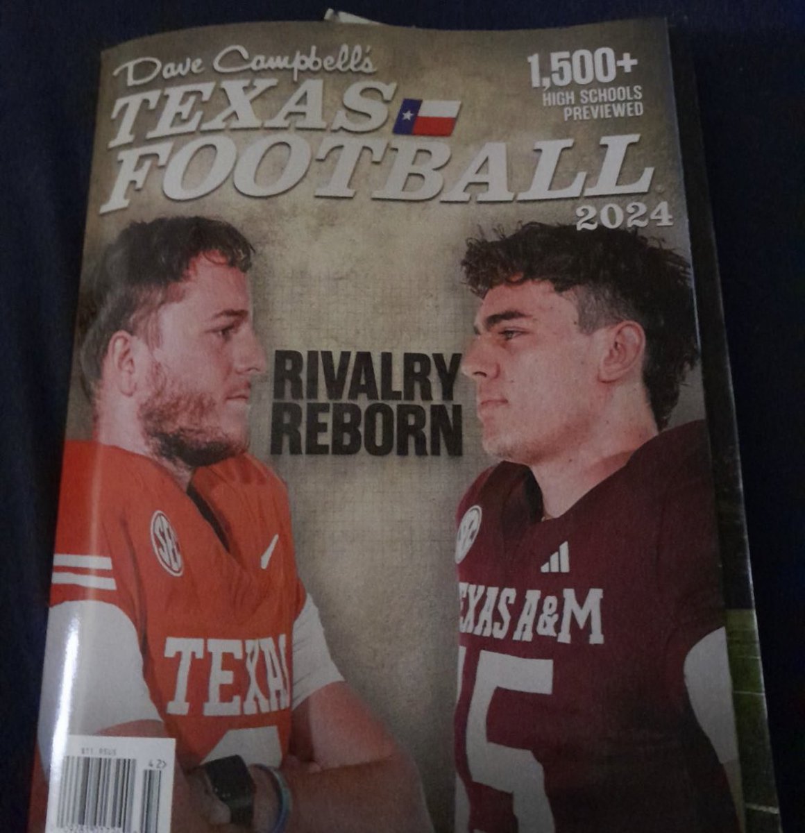 EverettDylonQB's tweet photo. Thank you to Dave Campbell’s mention in this weeks magazine..@Coach_Garcia70 @dctf  @STFUnltd  @QBCoachGomez  @QBHitList https://t.co/JDsKZLgpVS