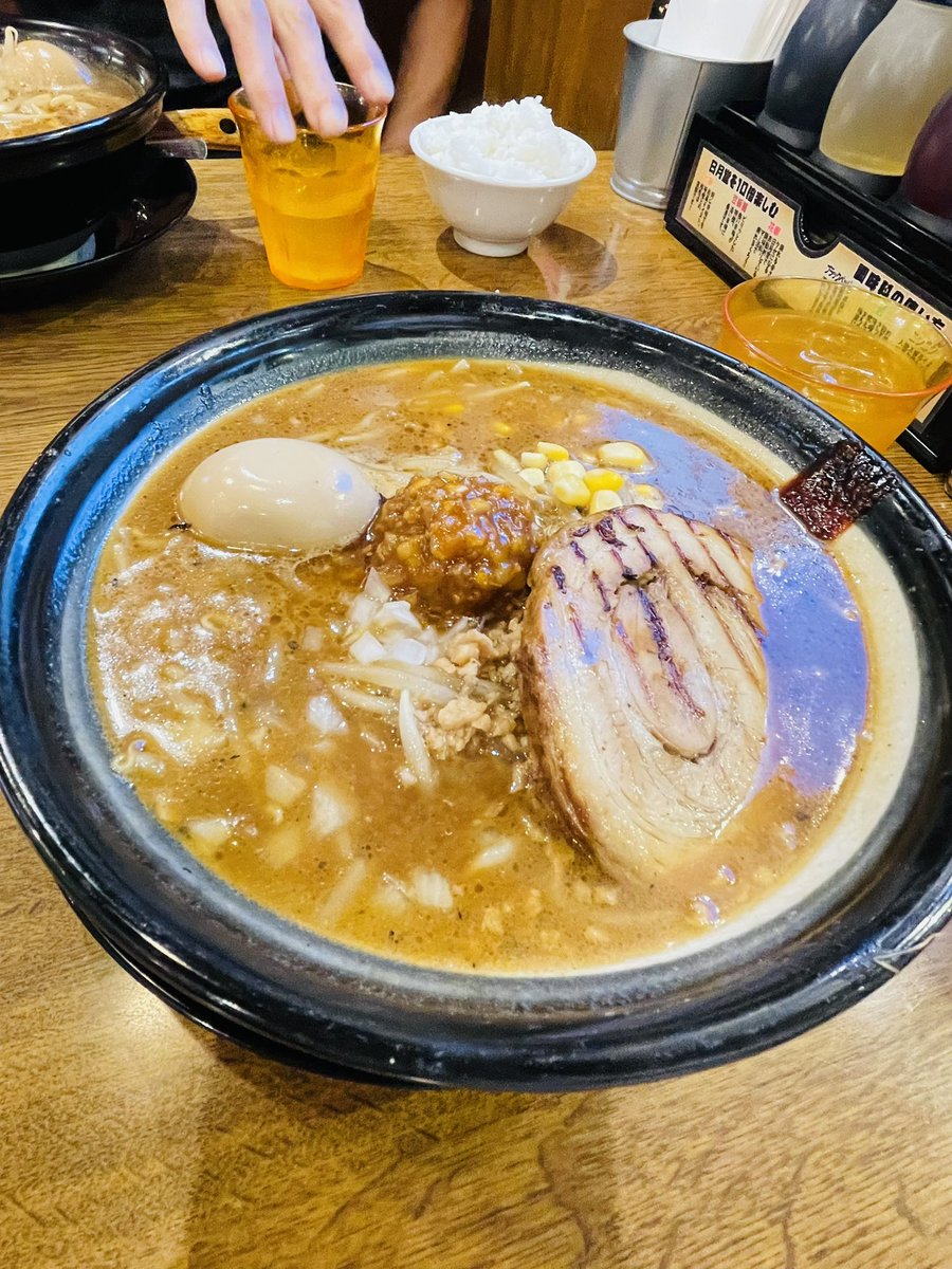 yach_690's tweet photo. 【ラーメン】
味噌ラーメン専門店『日月堂』
味噌ラーメン食べたの数年ぶり😅
美味くてびっくり‼️
#ラーメン
#日月堂
#味噌ラーメン https://t.co/enlh8IpP9l