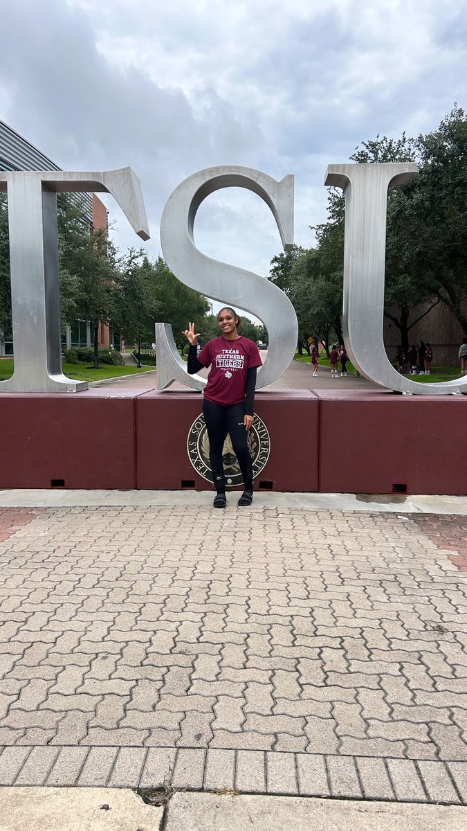 NakishaNedd's tweet photo. I had an amazing time at the tsu volleyball camp this following weekend. Thank you @AlexisBAustin for the camp invite. I was able to experience playing with other people and get different coaching. #gotigers #tsuproud #🐅 https://t.co/1j4S8eyJCR