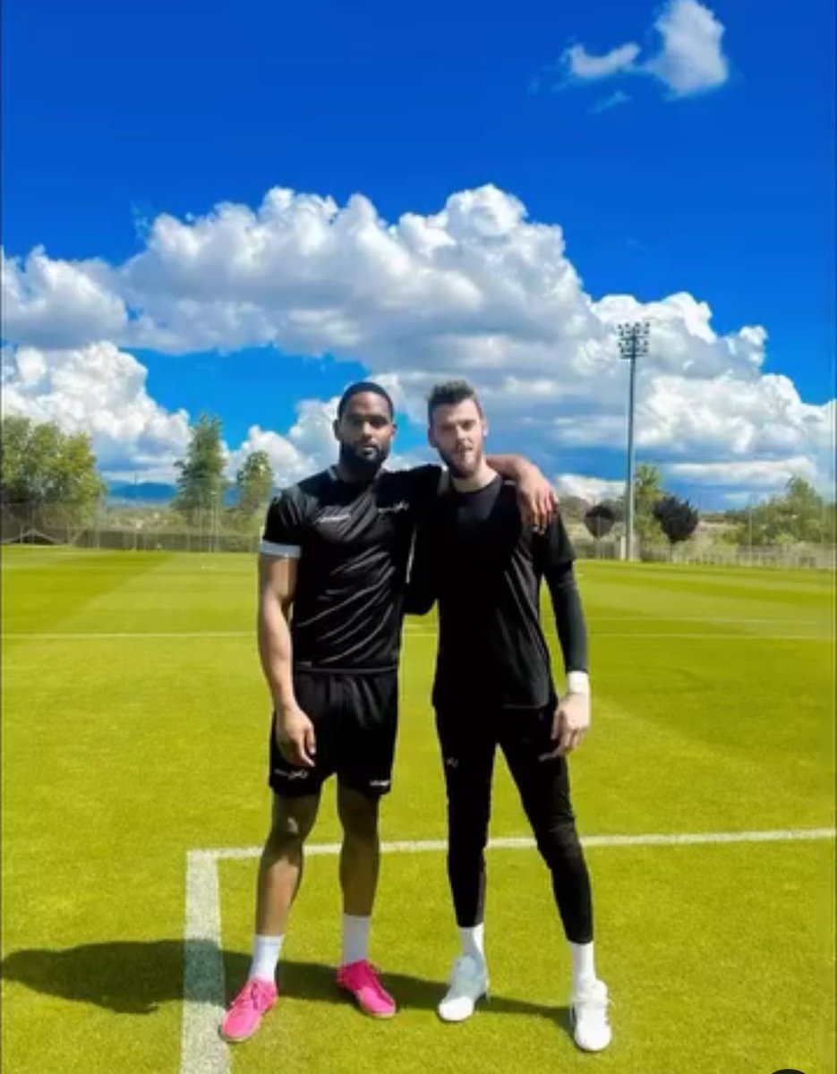 Academia Manchester tweet media