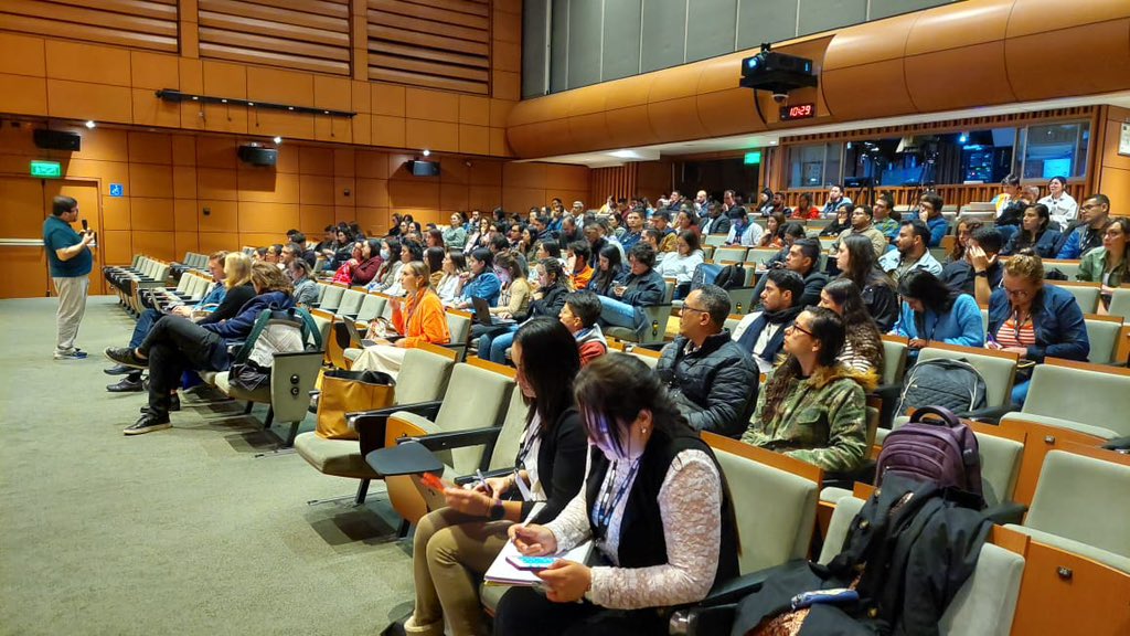 María Eugenia Monge (@marumongecibion) on Twitter photo Many thanks <a href="/mpcala/">Mónica Cala</a> for having invited me to teach at the II MetCore #Metabolomics School together with wonderful researchers: <a href="/IanCastroGambo1/">Ian Castro Gamboa</a> <a href="/jjjvanderhooft/">Justin van der Hooft</a> <a href="/AlanPilon/">Alan Cesar Pilon</a> <a href="/CoralBarbasAr/">Coral Barbas</a> @MetExplore & Phil Britz. Congratulations <a href="/metcoreuniandes/">MetCore- Metabolomics Core Facility</a> on your 5-year accomplishments!🎉🎊 Many thanks <a href="/mpcala/">Mónica Cala</a> for having invited me to teach at the II MetCore #Metabolomics School together with wonderful researchers: <a href="/IanCastroGambo1/">Ian Castro Gamboa</a> <a href="/jjjvanderhooft/">Justin van der Hooft</a> <a href="/AlanPilon/">Alan Cesar Pilon</a> <a href="/CoralBarbasAr/">Coral Barbas</a> @MetExplore & Phil Britz. Congratulations <a href="/metcoreuniandes/">MetCore- Metabolomics Core Facility</a> on your 5-year accomplishments!🎉🎊