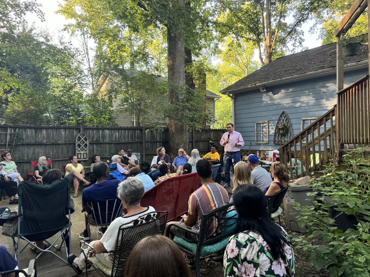 NatalieforNC's tweet photo. Nothing like cooling off with some ice cream after organizing on a hot summer day!

Cary packed this house party for @KamalaHarris with special guest @WileyNickel @KamalaforNC #YesWeKam #100Days @KamalaHQ https://t.co/vu82sNUqm9