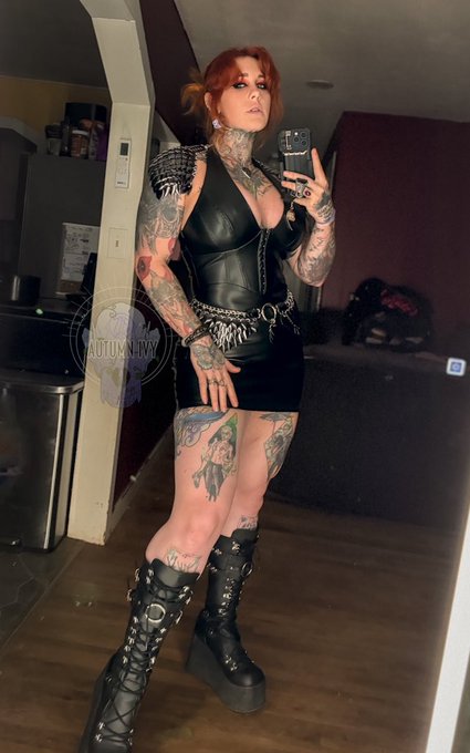 Scale mail is very in.  Be confident. Be powerful. Be your inner baebarian. https://t.co/aoxdDZXN3J