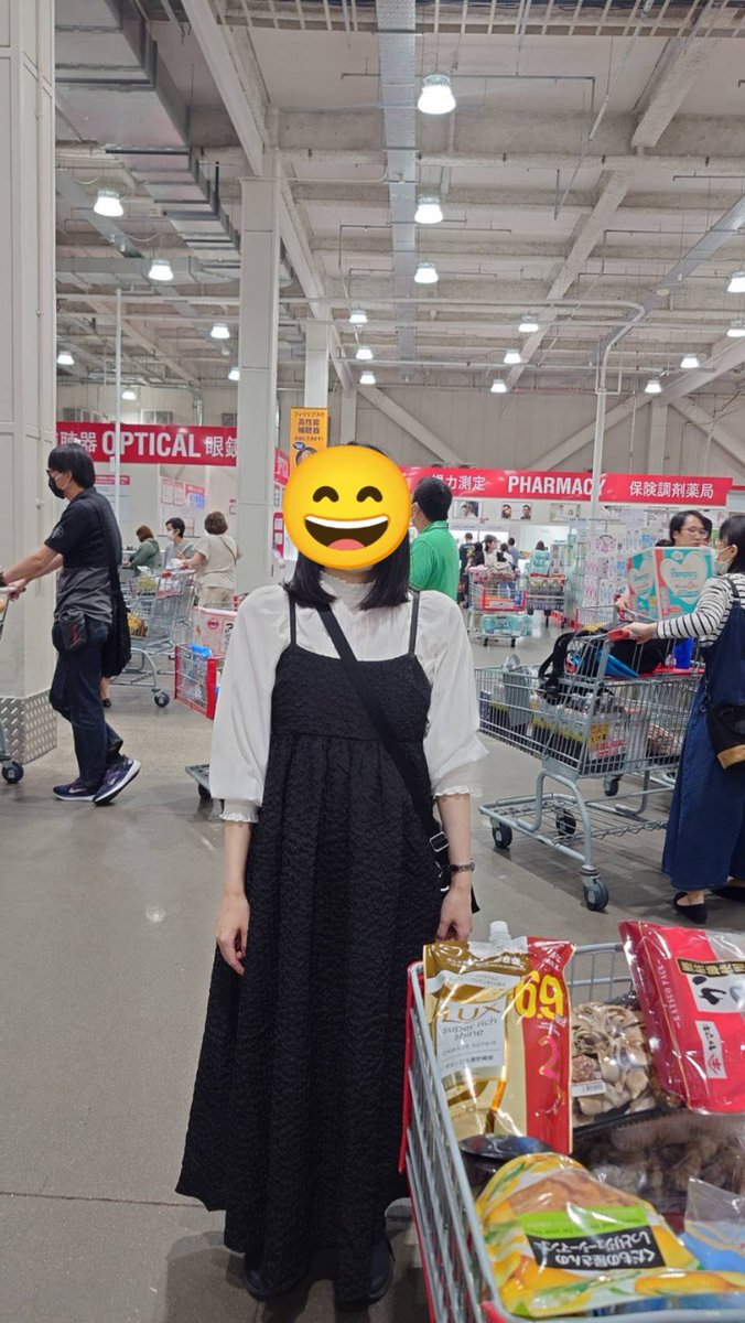爆益乙女さるこちゃん (@sukosuko_saruko) on Twitter photo 【初マタの苦悩その3】
妊婦さんあるあるかもしれんけど
着れる服がなーーーい👗
ヽ( ゚Д゚ ヽ三 ノ゚Д゚ )ノドシヨ!
元々手持ちにタイトな服が多かったせいか、去年までの服がほとんど着れず…
限られたワンピース一択になりがち
なかなかオシャレにマタニティライフを送るのはムズいね
 #初マタ 【初マタの苦悩その3】
妊婦さんあるあるかもしれんけど
着れる服がなーーーい👗
ヽ( ゚Д゚ ヽ三 ノ゚Д゚ )ノドシヨ!
元々手持ちにタイトな服が多かったせいか、去年までの服がほとんど着れず…
限られたワンピース一択になりがち
なかなかオシャレにマタニティライフを送るのはムズいね
 #初マタ