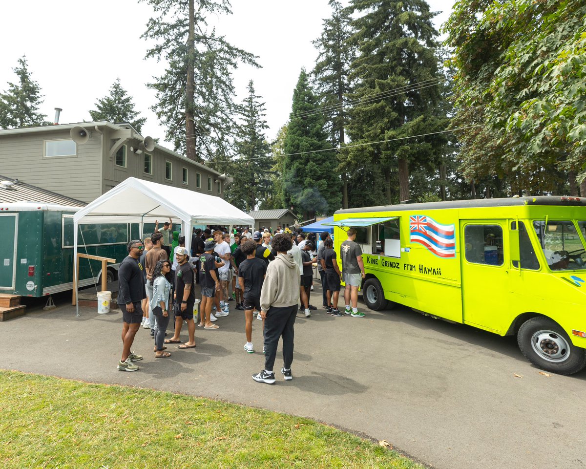 Oregon Football tweet media