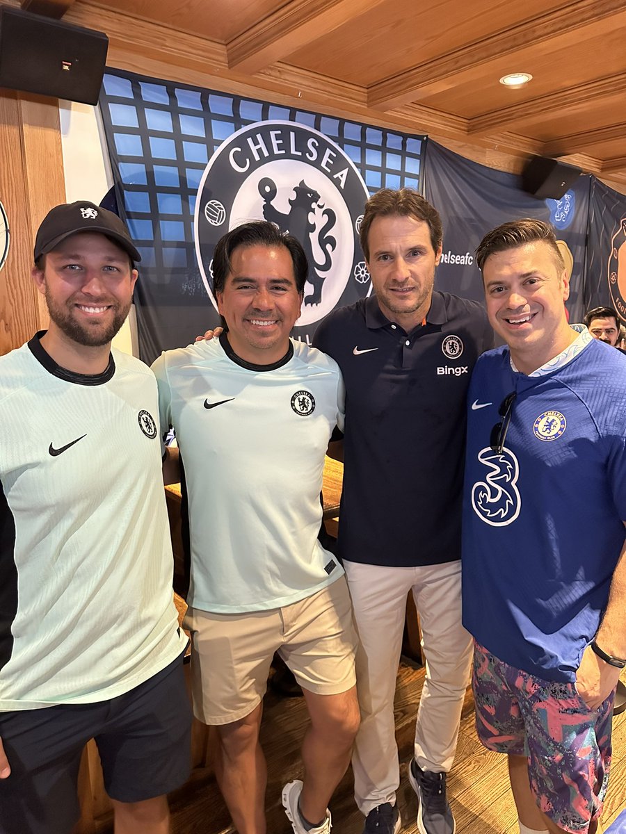 Chelsea_Chicago's tweet photo. @BrothersSoBe Last but not least thank you @ChelseaFC @ChelseaFCinUSA Marketing, Web/Social, Events, &amp; Brand teams for partnering with us on another stellar event, this one featuring Carlo Cudicini! These events are great at giving supporters old and new something special to mark their trips! https://t.co/j9CuQVKIh7