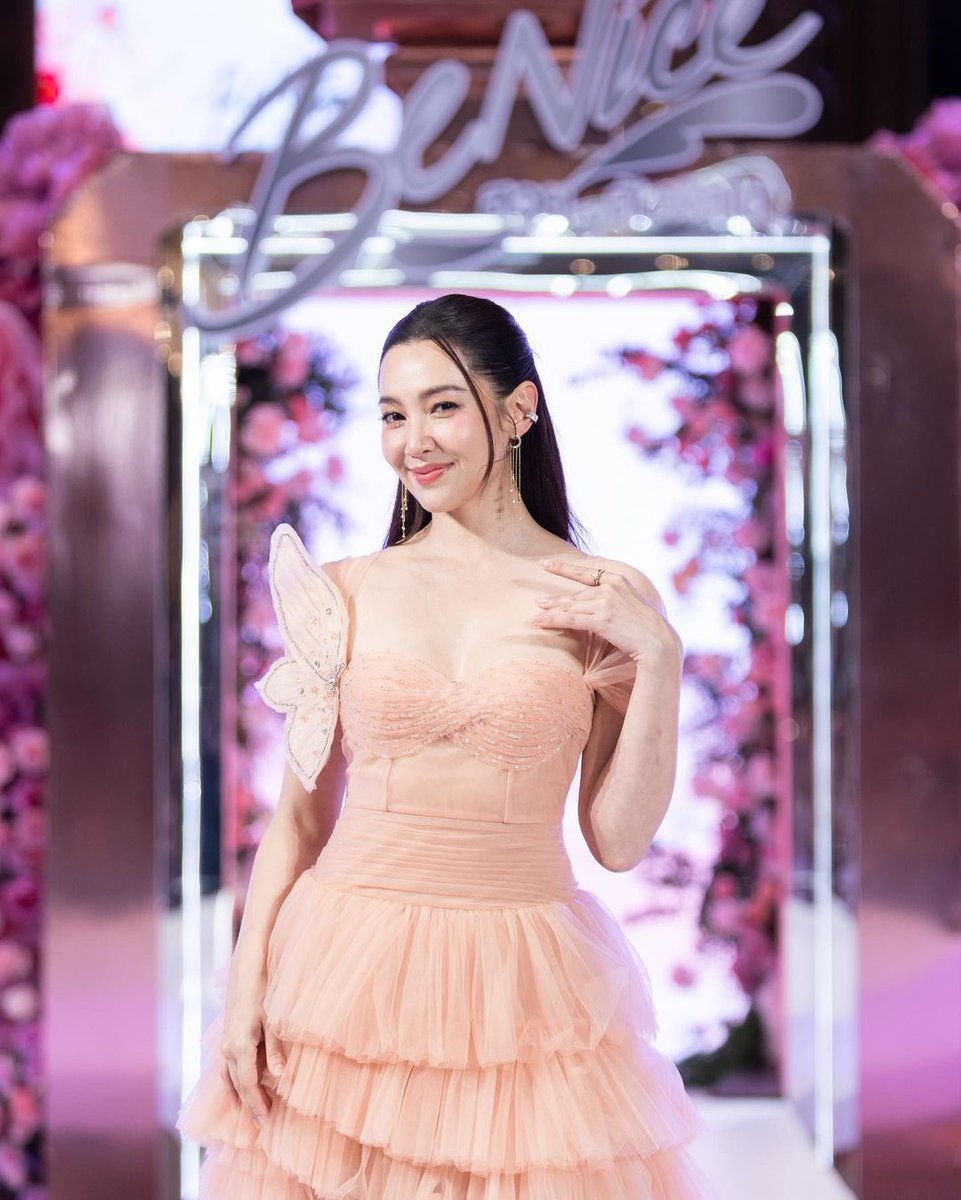 Bella_pantip's tweet photo. สวยละมุน 💖
Cr. gu_nut_pc
#BeNiceThailand #BeNicexBELLA
#BeNiceLiveinperfume #BeNicePerfume
#เบลล่าราณี #bellacampen https://t.co/w3V2kZujDN