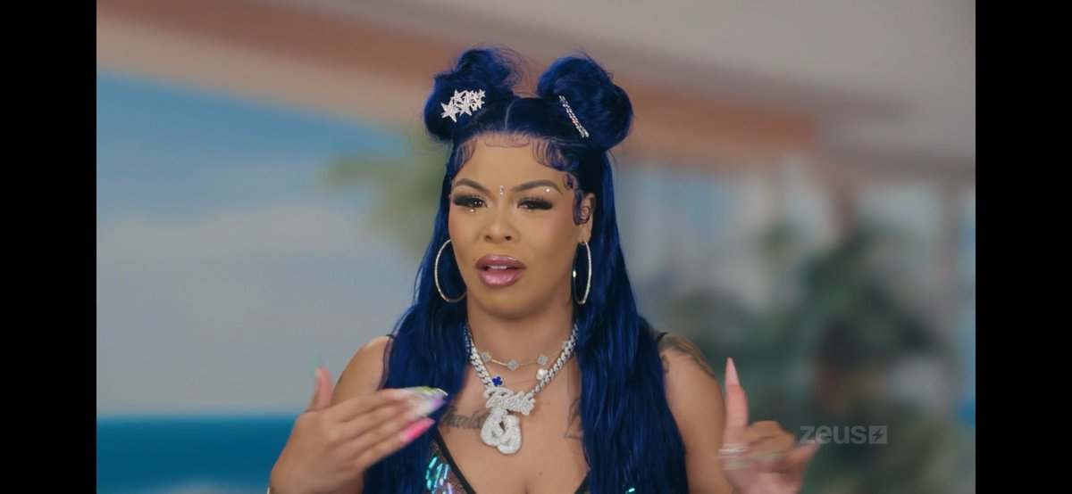 unavailable_tee's tweet photo. Mariah don’t wanna check Tesehki cus she knows she would whoop her ass. We all know tesehki would never defend mariah #baddies #baddiescaribbean https://t.co/UTPCj4SWJy