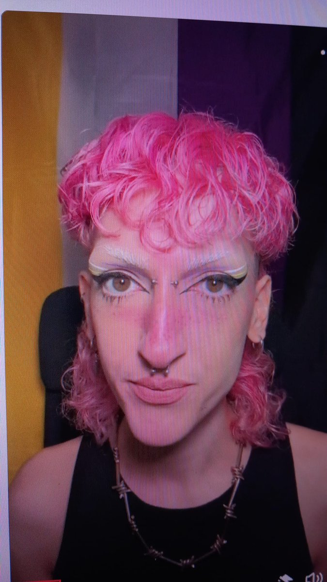 Was ist das für ne scheiße <a href="/Polni_Twitch/">User56367623476234</a>