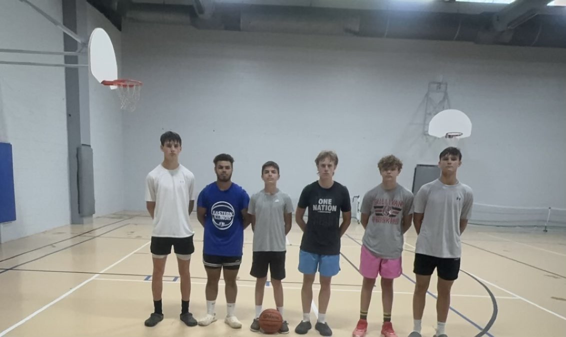 RedskinHoops's tweet photo. Tegan McRill:

Hey coach today I made 25 threes 25 free throws and 50 tough finishes for a total of 2100 made shots https://t.co/zpLgyPGKAy