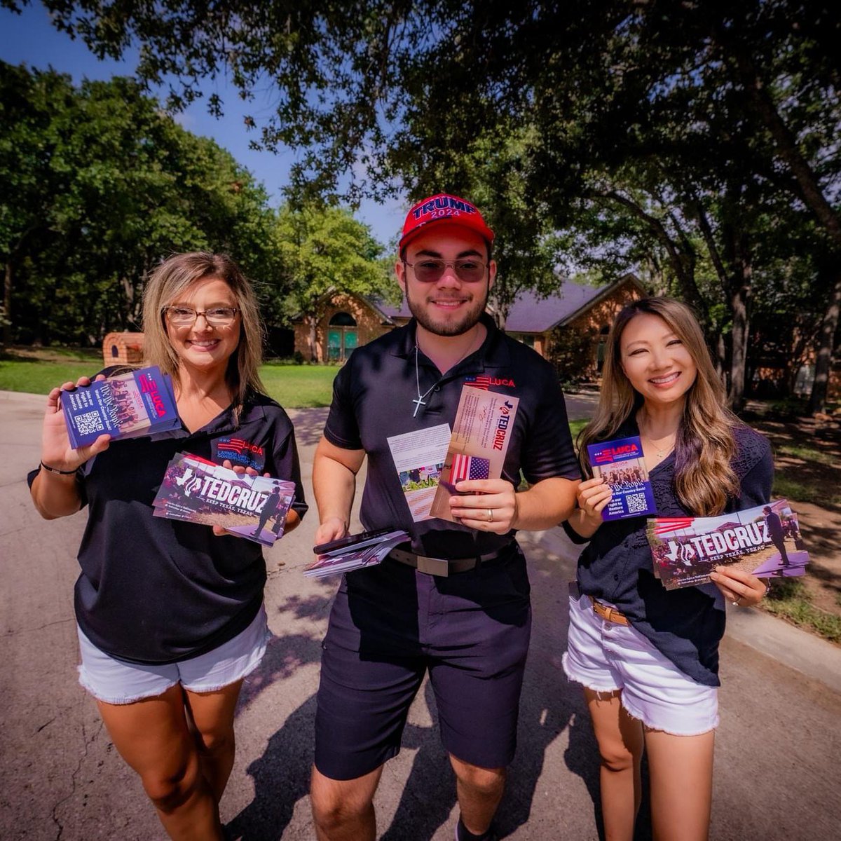 LisaSSmiley's tweet image. News to @TheDemocrats... minorities love America! I've joined with my Latino brothers and sisters to block walk for @tedcruz and @realDonaldTrump in Tarrant County, TX. Let's keep Texas red! 

@LucaLatinos are doing the ground work to win!