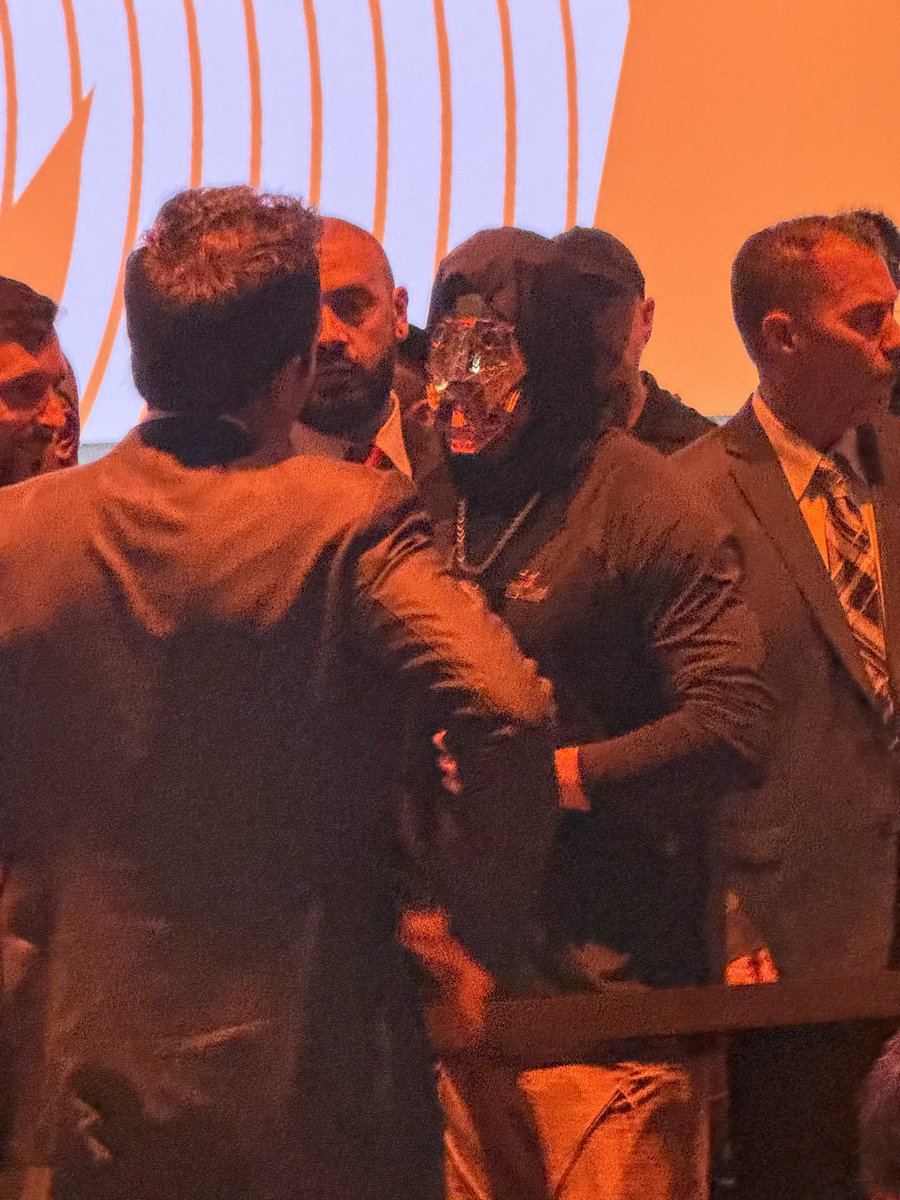 I *believe* this is <a href="/elonmusk/">Elon Musk</a> talking to <a href="/VivekGRamaswamy/">Vivek Ramaswamy</a> at <a href="/TheBitcoinConf/">The Bitcoin Conference</a>: