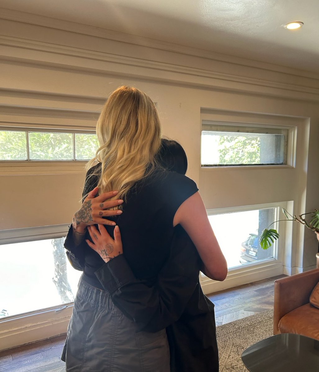 lisa ✮ tweet media