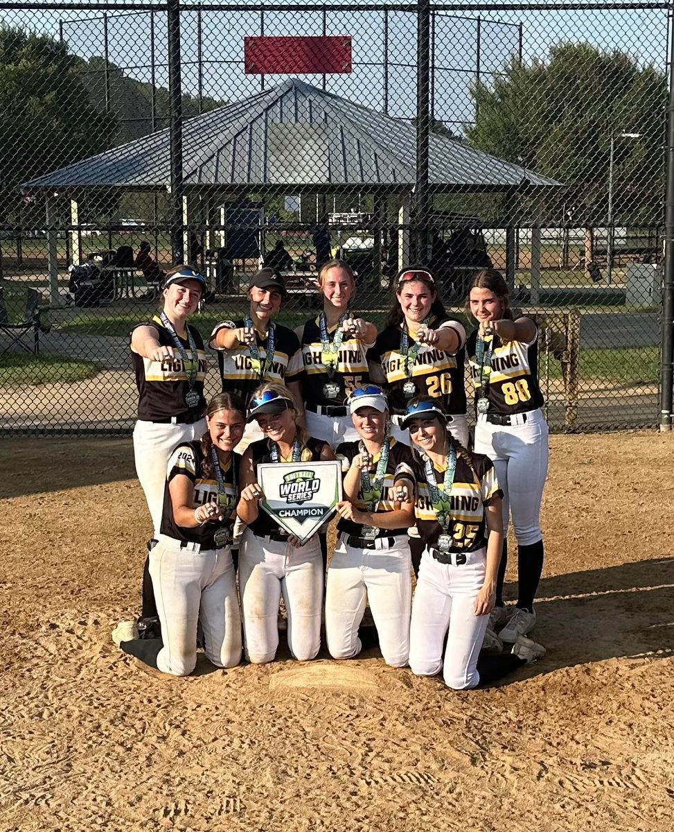 18u KH complete a memorable 3-year run by capturing the Silver Bracket Championship in the Virginia Beach World Series Tourney. 

These girls went 4-1 on weekend and 147-44-5 the past three years. 

Proud of how you helped establish ⚡️🥎