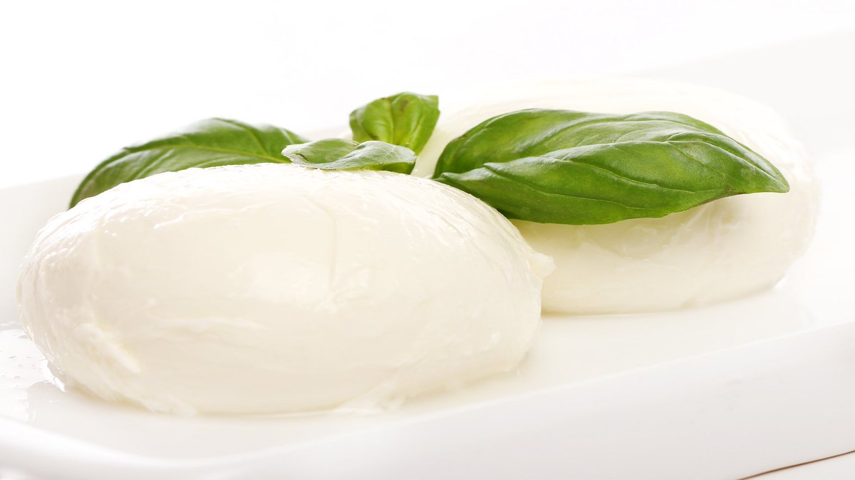 evenion_de's tweet photo. Mozzarella-Test: Nur 8 von 22 Produkten erhielten ein "Sehr gut", auch fettreduzierte.
Das zeigt: Weniger Fettgehalt muss nicht zu weniger Genuss führen.
#evenionnews #foodnews #foodindustry #reduction2025 #fatreduction https://t.co/tB1LXAstaf